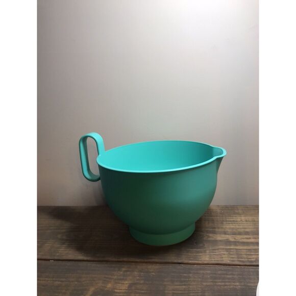 Pampered Chef Aqua Blue Mixing Bowl W/Handle No Slip Bottom Dishwasher Safe - Picture 1 of 5